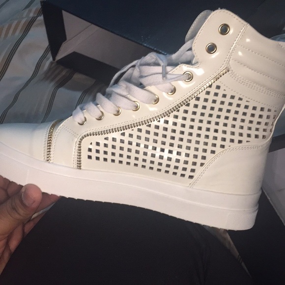 Shoes from Scene - Picture 2 of 4